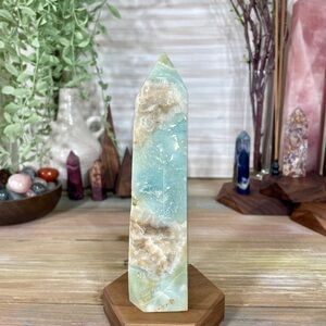 0465 Caribbean Calcite Crystal Tower